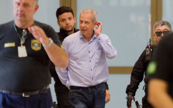 barroso-concede-perdao-da-pena-de-jose-dirceu-no-mensalao-do-pt