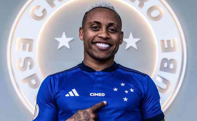 cruzeiro-anuncia-atacante-que-estava-em-clube-de-ronaldo-na-espanha