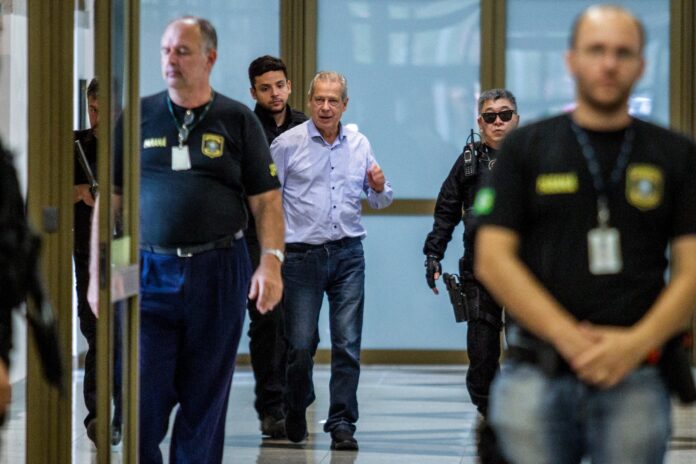 dirceu-pede-ao-supremo-perdao-por-pena-no-julgamento-do-mensalao