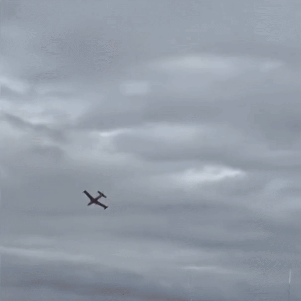 acidente-de-aviao-durante-show-aereo-na-africa-do-sul-mata-piloto;-video-mostra-momento-da-queda acidente-de-aviao-durante-show-aereo-na-africa-do-sul-mata-piloto;-video-mostra-momento-da-queda
