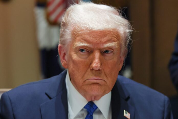 trump-anuncia-tarifas-de-25%-sobre-todos-os-carros-importados-nos-eua trump-anuncia-tarifas-de-25%-sobre-todos-os-carros-importados-nos-eua