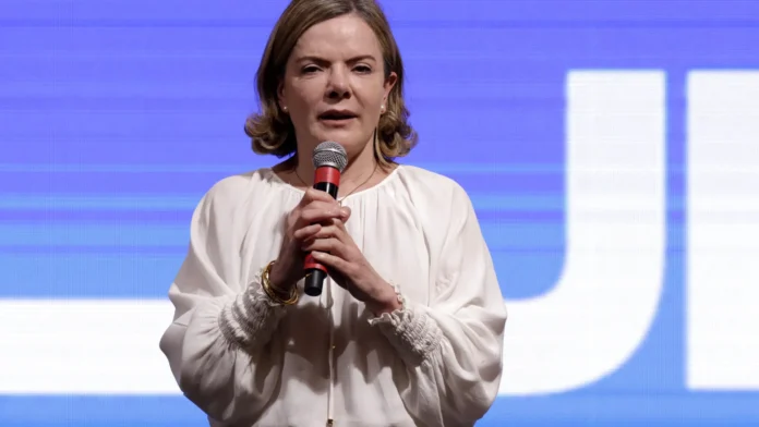 ministra-gleisi-hoffmann,-da-articulacao-politica,-critica-governadores-nas-redes-sociais