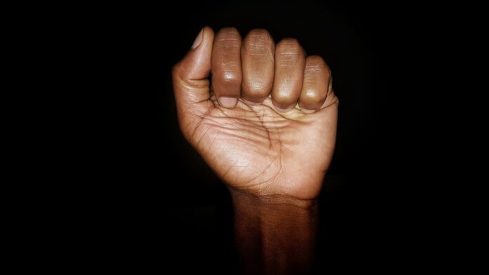 falta-de-cuidado-e-violencia-que-compromete-a-velhice-negra falta-de-cuidado-e-violencia-que-compromete-a-velhice-negra