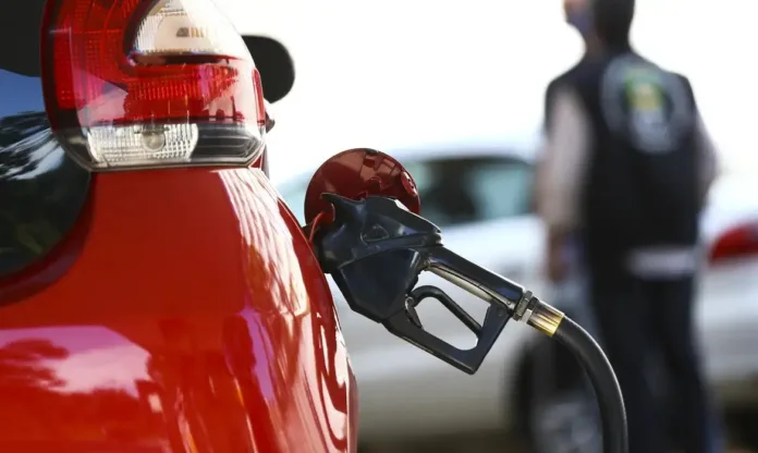 petrobras-anuncia-reducao-de-r$-0,17-no-litro-do-diesel-nas-distribuidoras