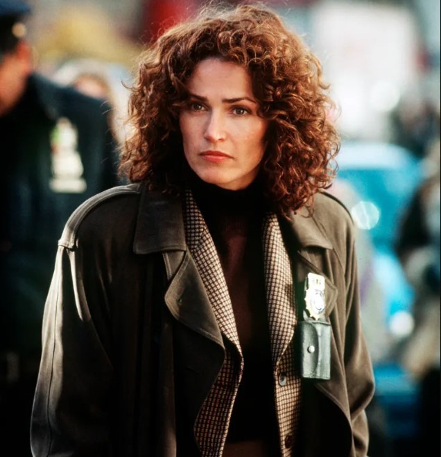 atriz-kim-delaney-e-parceiro-sao-presos-por-disputa-domestica atriz-kim-delaney-e-parceiro-sao-presos-por-disputa-domestica