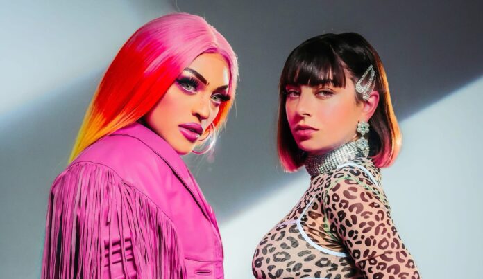 por-que-pabllo-vittar-e-chamada-para-fazer-participacoes-especiais-em-shows-de-tantos-festivais? por-que-pabllo-vittar-e-chamada-para-fazer-participacoes-especiais-em-shows-de-tantos-festivais?