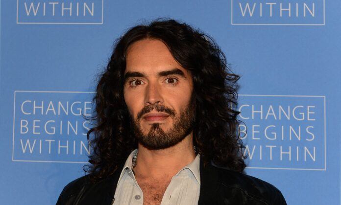 russell-brand-e-acusado-de-estupro-por-policia-do-reino-unido russell-brand-e-acusado-de-estupro-por-policia-do-reino-unido