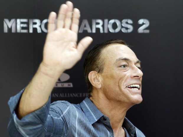 van-damme-e-acusado-de-ter-relacoes-sexuais-com-romenas-vitimas-de-trafico-humano van-damme-e-acusado-de-ter-relacoes-sexuais-com-romenas-vitimas-de-trafico-humano