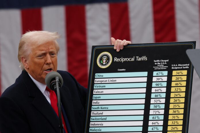 mais-de-50-paises-ja-pediram-aos-eua-negociacao-de-‘tarifaco’,-diz-assessor-de-trump