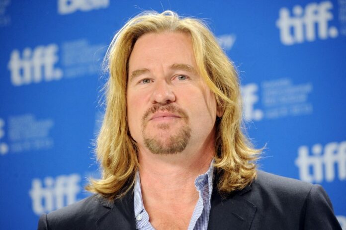 por-que-val-kilmer-perdeu-a-voz-e-como-ia-pode-ter-ajudado-ator-a-‘falar’-no-filme-‘top-gun’