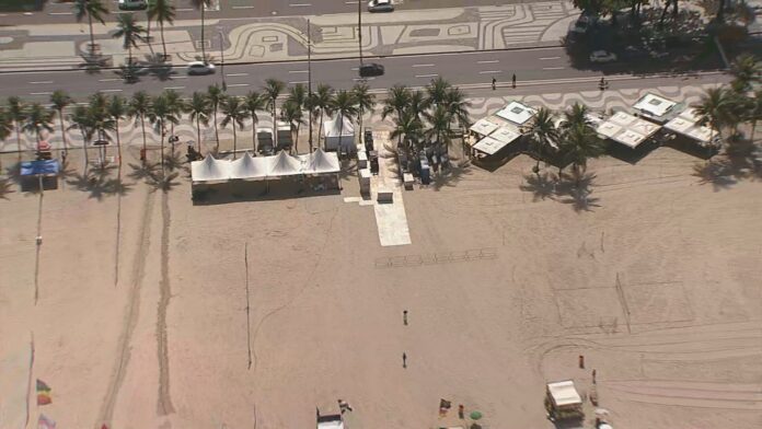 lady-gaga-no-rio:-palco-comeca-a-ser-montado-na-praia-de-copacabana lady-gaga-no-rio:-palco-comeca-a-ser-montado-na-praia-de-copacabana
