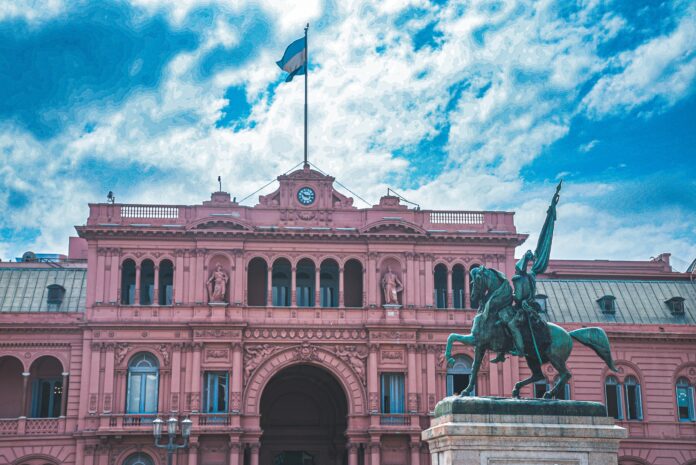 argentina-anuncia-acordo-de-us$-20-bilhoes-com-o-fmi-e-decide-flexibilizar-controle-cambial argentina-anuncia-acordo-de-us$-20-bilhoes-com-o-fmi-e-decide-flexibilizar-controle-cambial