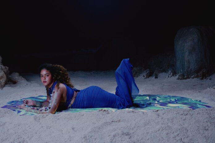 rachel-reis-se-firma-no-pais-do-suingue-tropical-com-o-album-‘divina-casca’ rachel-reis-se-firma-no-pais-do-suingue-tropical-com-o-album-‘divina-casca’