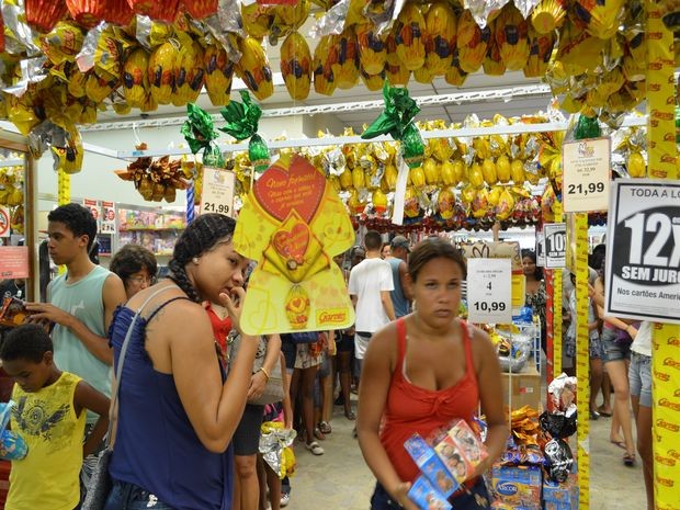 com-maior-alta-do-chocolate-em-13-anos,-vendas-devem-cair-na-pascoa-em-2025,-estima-confederacao