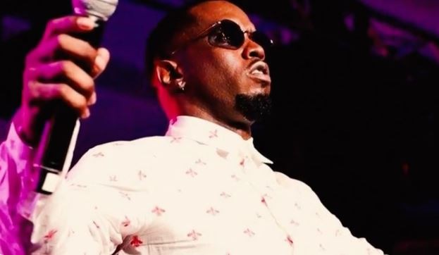 mulher-revela-momentos-de-terror-que-viveu-com-p.-diddy:-‘enfiou-uma-faca-na-minha-boca’