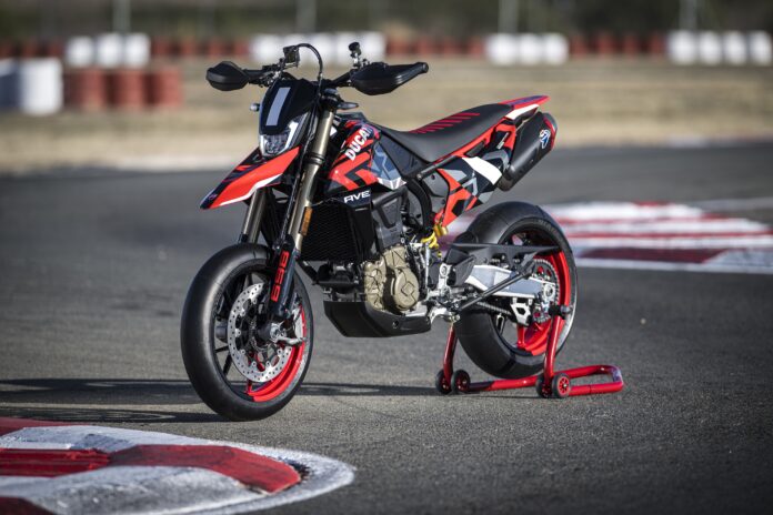 ducati-hypermotard:-como-e-a-moto-que-custa-r$-100-mil-e-tem-motor-preparado-para-dar-grau ducati-hypermotard:-como-e-a-moto-que-custa-r$-100-mil-e-tem-motor-preparado-para-dar-grau