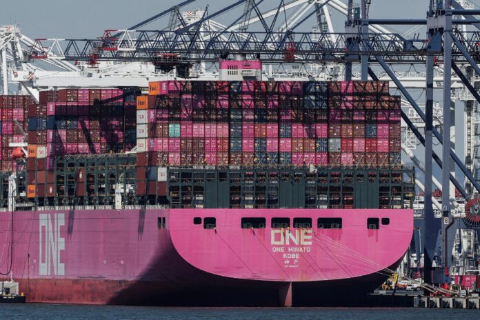 governo-trump-reduz-taxas-portuarias-sobre-navios-construidos-na-china-apos-pressao-da-industria