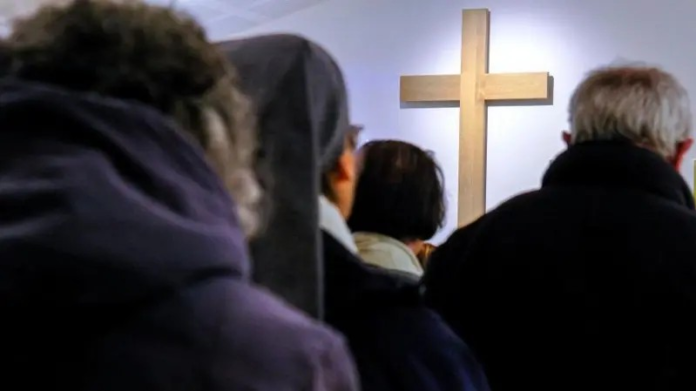 como-cruz-passou-de-instrumento-de-tortura-a-simbolo-de-fe-crista como-cruz-passou-de-instrumento-de-tortura-a-simbolo-de-fe-crista