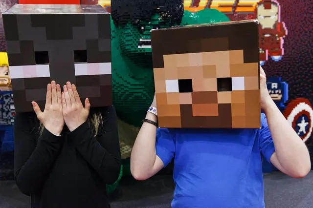 a-psicologia-por-tras-do-fascinio-de-criancas-com-minecraft
