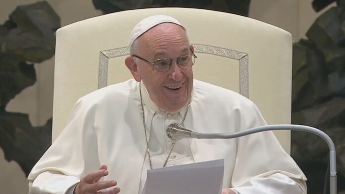 ‘o-bisbilhoteiro-e-um-terrorista’;-veja-frases-do-papa-francisco-sobre-fofoca
