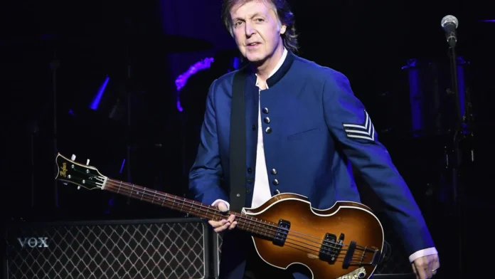 paul-mccartney-faz-show-com-ringo-starr-e-dueto-virtual-com-john-lennon