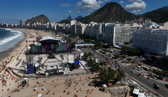 show-de-lady-gaga-tera-7-mil-convidados-vips-e-cardapio-inspirado-em-livro-do-pai-da-cantora show-de-lady-gaga-tera-7-mil-convidados-vips-e-cardapio-inspirado-em-livro-do-pai-da-cantora