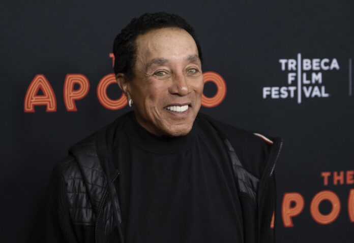 advogado-de-smokey-robinson-afirma-que-as-acusacoes-de-estupro-contra-ele-sao-‘vis’-e-‘falsas’ advogado-de-smokey-robinson-afirma-que-as-acusacoes-de-estupro-contra-ele-sao-‘vis’-e-‘falsas’