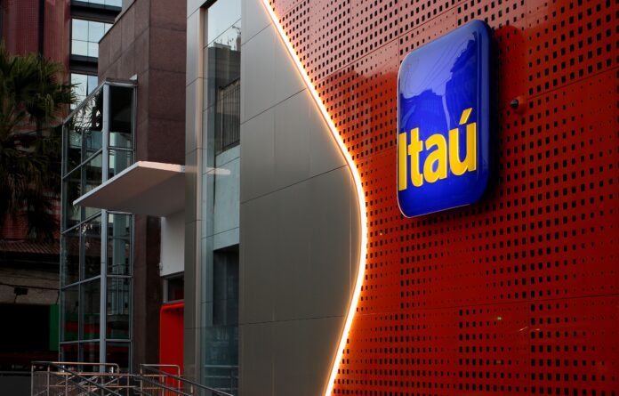 itau-unibanco-tem-lucro-de-r$-11,1-bilhoes-no-1o-trimestre,-alta-de-13,9% itau-unibanco-tem-lucro-de-r$-11,1-bilhoes-no-1o-trimestre,-alta-de-13,9%