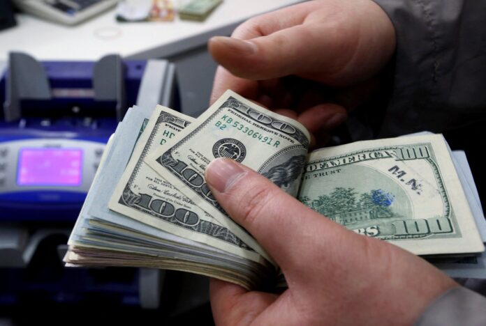 dolar-e-ibovespa-operam-em-alta,-de-olho-no-preco-do-petroleo-e-apos-falas-de-powell,-do-fed
