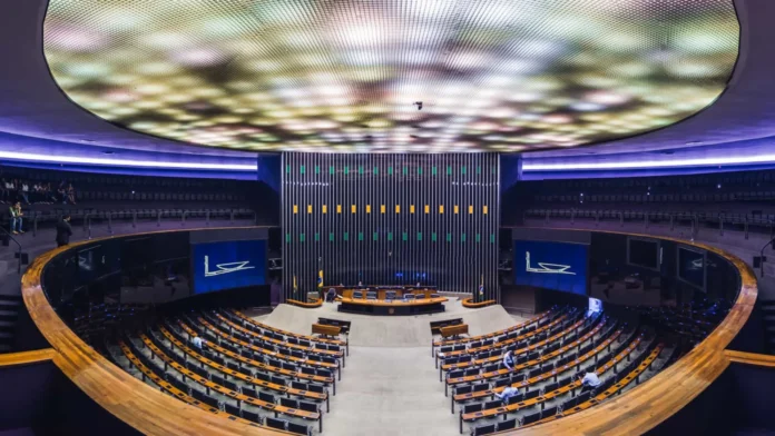 divisao-sobre-tempo-de-mandato-de-senador-deve-adiar-pec-que-acaba-com-reeleicao