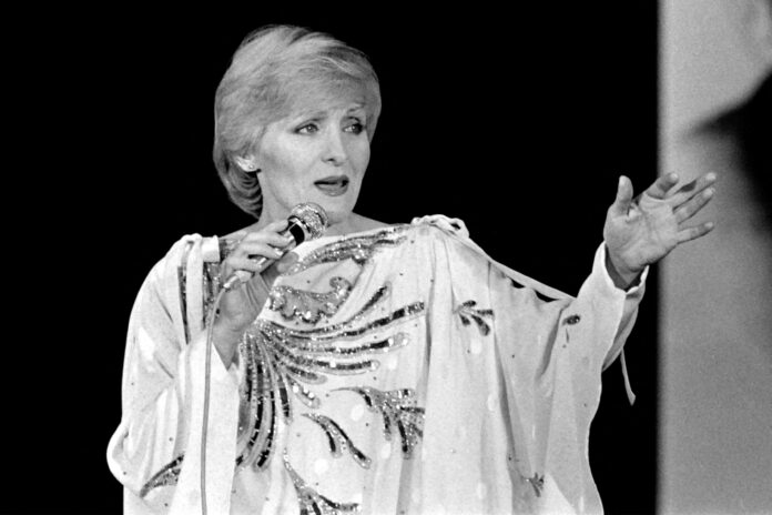 cantora-francesa-nicole-croisille-morre-aos-88-anos cantora-francesa-nicole-croisille-morre-aos-88-anos