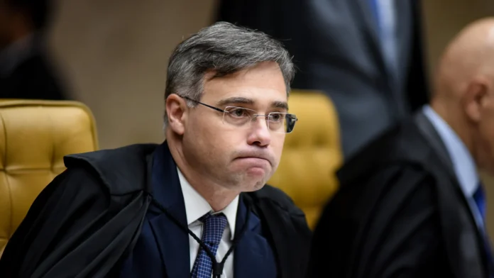 mendonca-abre-divergencia-em-julgamento-e-da-voto-pro-big-techs