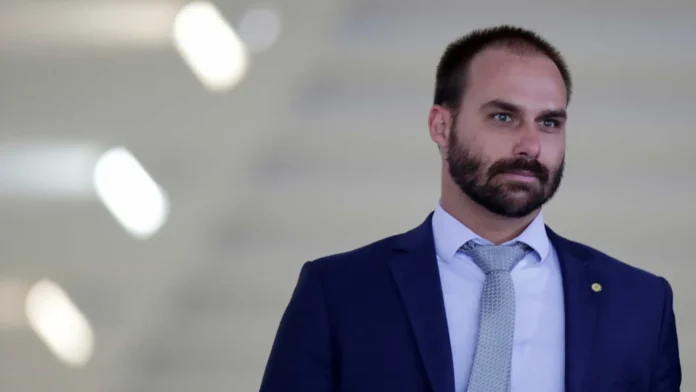 bolsonaro-diz-que-deu-r$-2-milhoes-para-custear-filho-que-esta-nos-eua