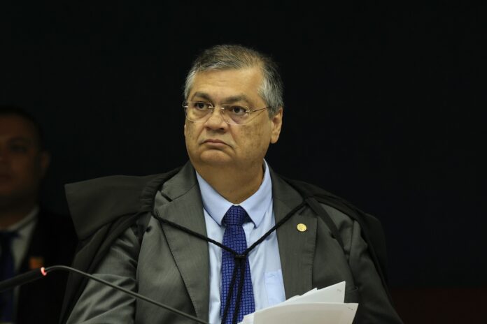 greve-dos-professores:-flavio-dino-suspende-multa-diaria-de-r$-1-milhao greve-dos-professores:-flavio-dino-suspende-multa-diaria-de-r$-1-milhao