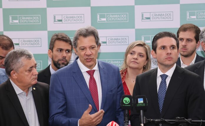 governo-vai-editar-mp-para-aumentar-arrecadacao-e-‘recalibrar’-decreto-do-iof,-diz-haddad governo-vai-editar-mp-para-aumentar-arrecadacao-e-‘recalibrar’-decreto-do-iof,-diz-haddad