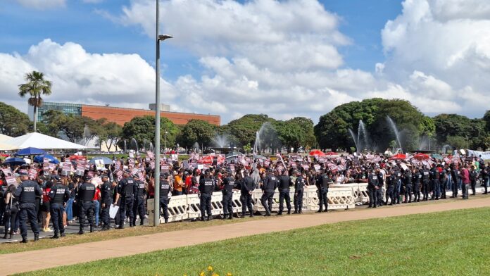 professores-da-rede-publica-mantem-greve;-paralisacao-dura-nove-dias professores-da-rede-publica-mantem-greve;-paralisacao-dura-nove-dias