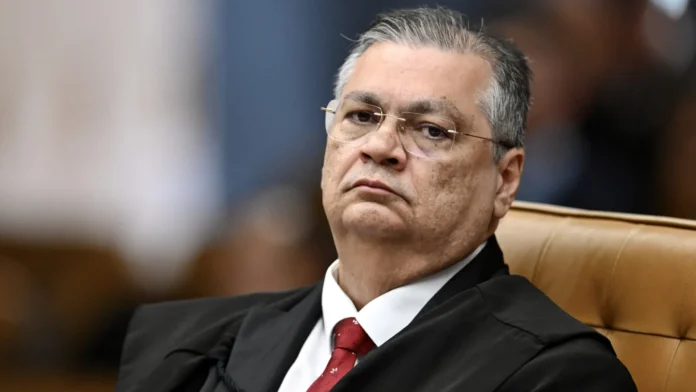 dino-vota-a-favor-da-responsabilizacao-de-redes-por-conteudos-ilegais