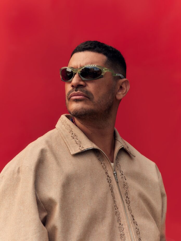 criolo-festeja-50-anos-com-outro-album-de-samba,-turne-e-livro-feito-com-a-mae criolo-festeja-50-anos-com-outro-album-de-samba,-turne-e-livro-feito-com-a-mae