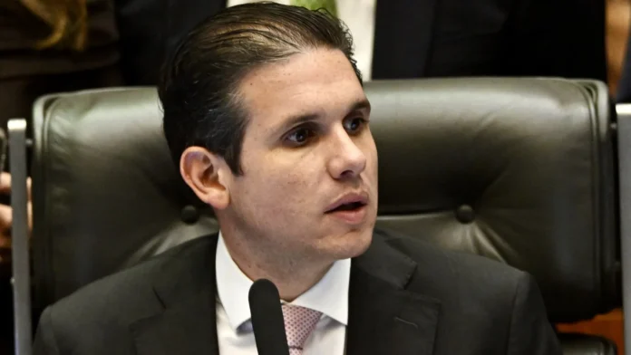 motta-reclama-de-despacho-de-dino-sobre-emendas-e-mira-governo