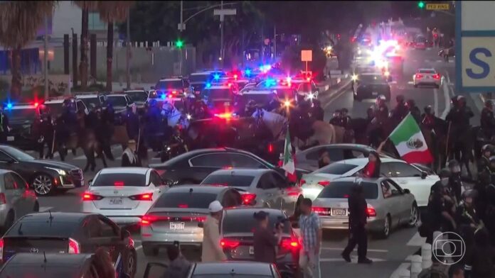 fuzileiros-navais-chegam-em-los-angeles-para-proteger-predio-federal-em-meio-a-protestos-nos-eua fuzileiros-navais-chegam-em-los-angeles-para-proteger-predio-federal-em-meio-a-protestos-nos-eua