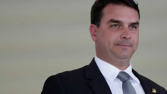zambelli-cometeu-crime,-mas-condenacao-foi-injusta,-diz-flavio-bolsonaro