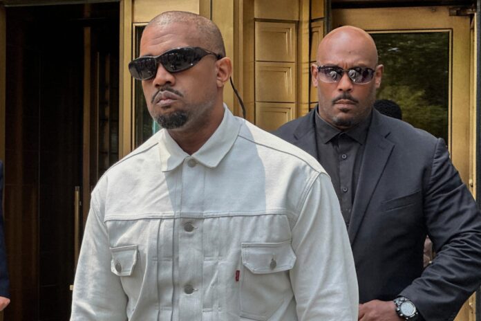 kanye-west-faz-aparicao-surpresa-em-julgamento-de-sean-‘diddy’-combs kanye-west-faz-aparicao-surpresa-em-julgamento-de-sean-‘diddy’-combs