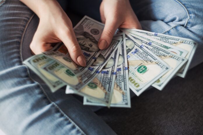 eua-ganham-mais-de-mil-milionarios-por-dia;-brasil-lidera-na-america-latina-com-433-mil eua-ganham-mais-de-mil-milionarios-por-dia;-brasil-lidera-na-america-latina-com-433-mil