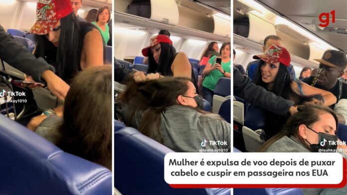 mulher-e-expulsa-de-voo-depois-de-puxar-cabelo-e-cuspir-em-outra-passageira-nos-eua mulher-e-expulsa-de-voo-depois-de-puxar-cabelo-e-cuspir-em-outra-passageira-nos-eua