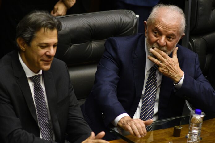 arrecadacao-federal-soma-r$-230,2-bilhoes-em-maio-deste-ano,-maior-valor-para-o-mes-em-30-anos