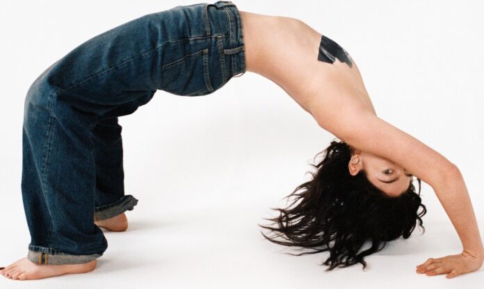 lorde-lanca-seu-album-mais-intimo-e-quase-nos-convence-de-que-a-conhecemos-de-verdade