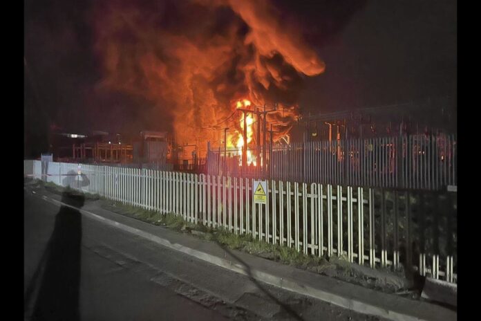 relatorio-aponta-falha-em-subestacao-como-causa-do-incendio-que-fechou-o-aeroporto-de-heathrow relatorio-aponta-falha-em-subestacao-como-causa-do-incendio-que-fechou-o-aeroporto-de-heathrow