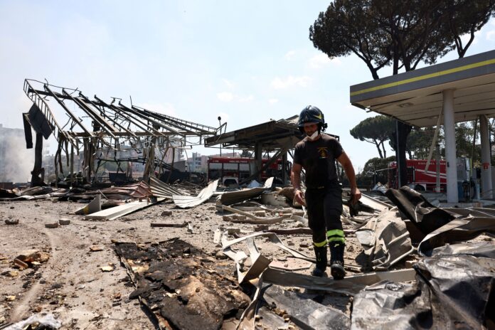 explosao-em-posto-de-gasolina-deixa-cerca-de-30-feridos-em-roma,-na-italia;-video explosao-em-posto-de-gasolina-deixa-cerca-de-30-feridos-em-roma,-na-italia;-video
