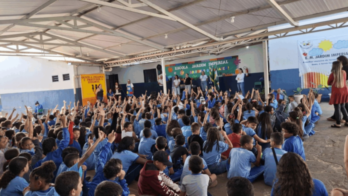 alckmin-sanciona-lei-que-torna-ataque-a-escolas-crime-hediondo-e-aumenta-penas alckmin-sanciona-lei-que-torna-ataque-a-escolas-crime-hediondo-e-aumenta-penas