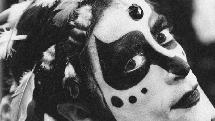 quem-se-apresentou-primeiro-com-os-rostos-pintados:-secos-e-molhados-ou-kiss? quem-se-apresentou-primeiro-com-os-rostos-pintados:-secos-e-molhados-ou-kiss?